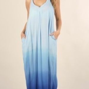 LOVESTITCH MAXI DRESS. COLOR BLUE OMBRÉ. SIZE SMALL